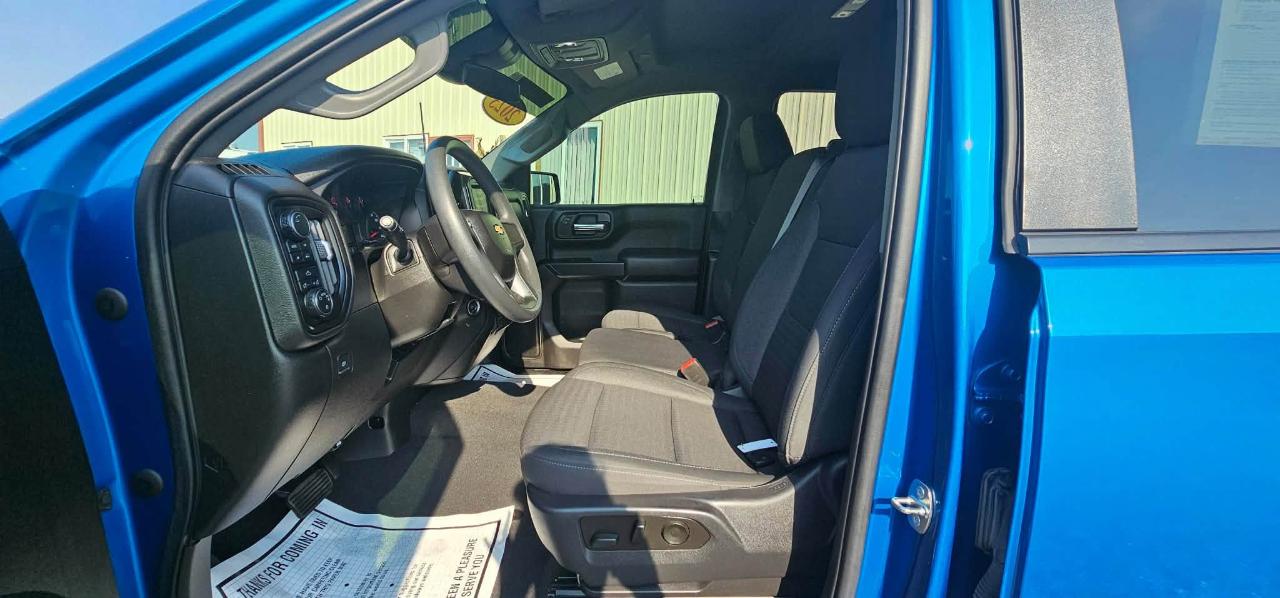 Chevrolet Silverado 1500 Custom Double Cab 4WD 2023