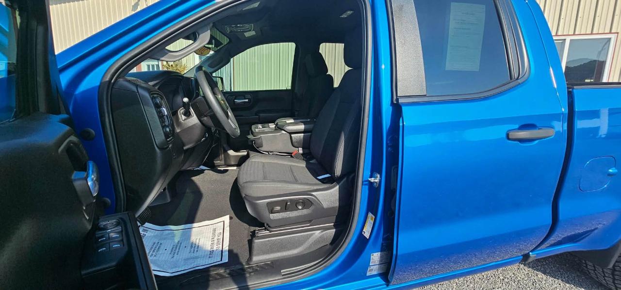 Chevrolet Silverado 1500 Custom Double Cab 4WD 2023