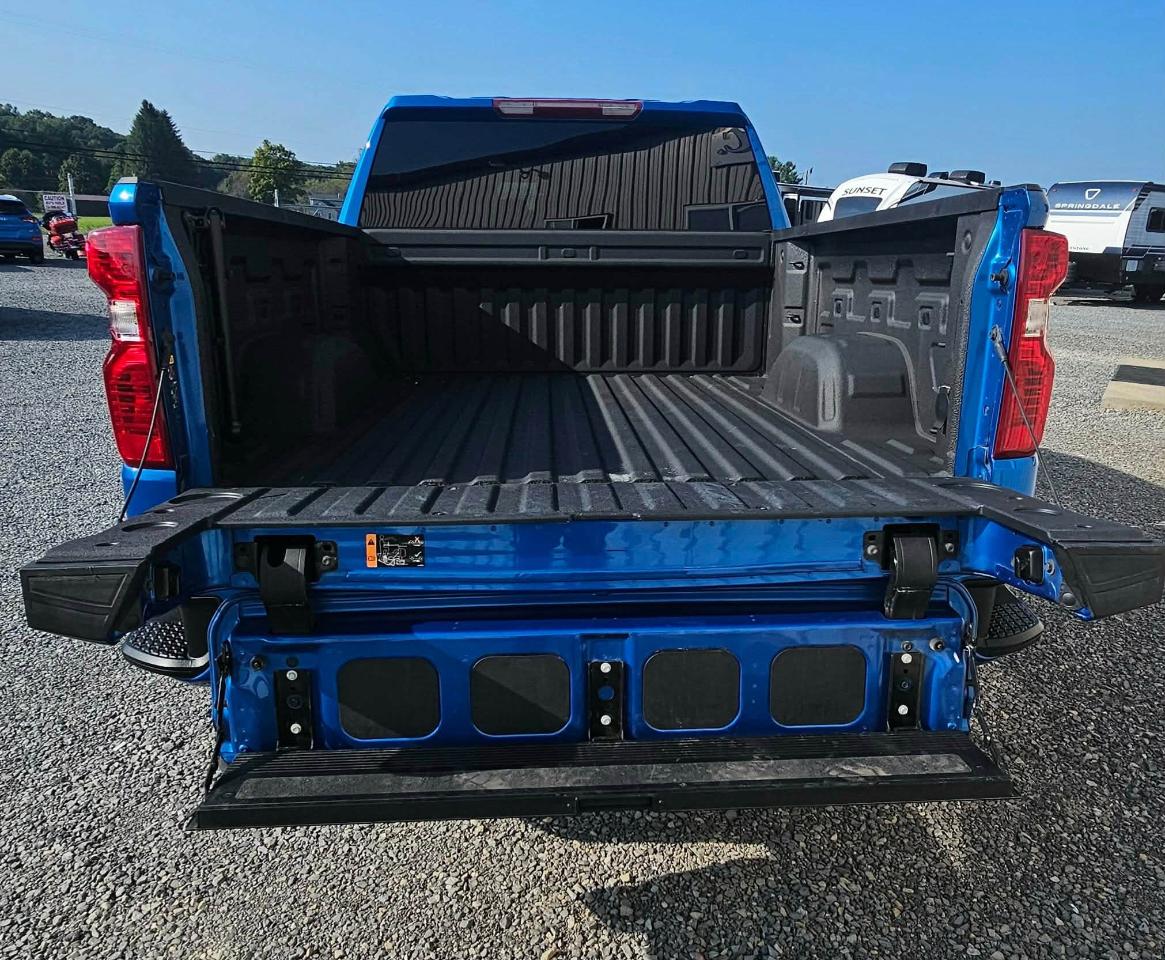 Chevrolet Silverado 1500 Custom Double Cab 4WD 2023