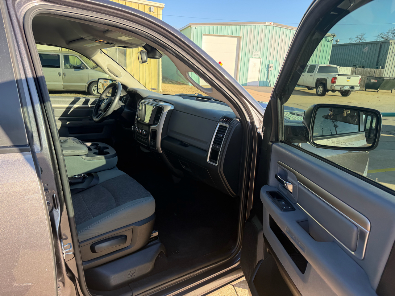 RAM 1500 Big Horn Quad Cab 2WD 2015