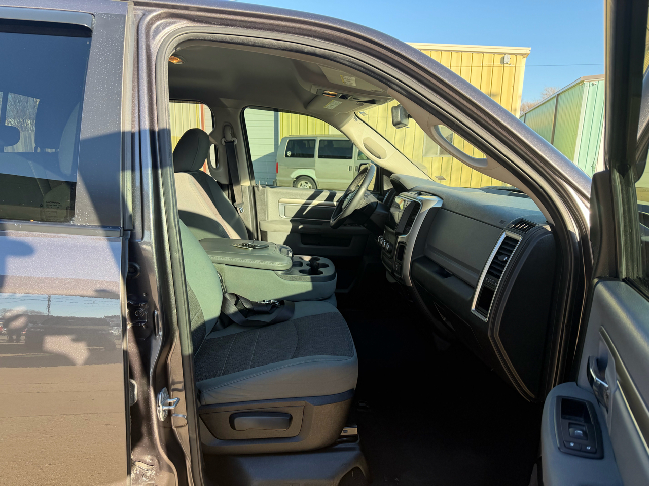 RAM 1500 Big Horn Quad Cab 2WD 2015