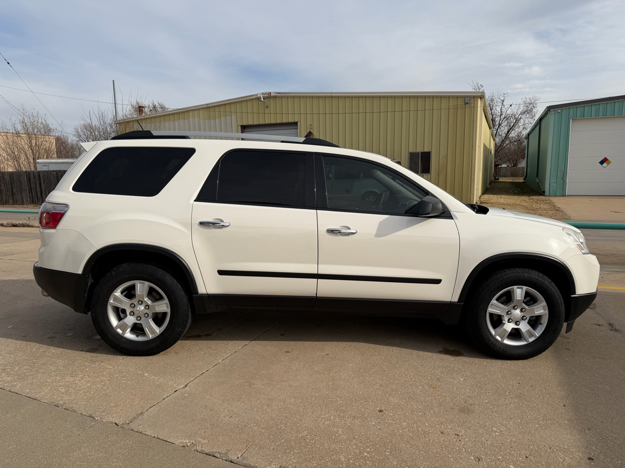 GMC Acadia SL FWD 2011