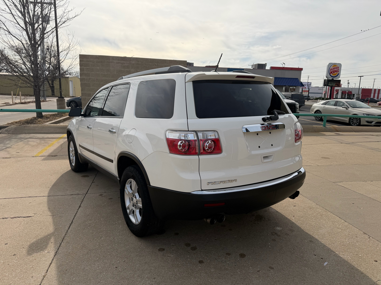 GMC Acadia SL FWD 2011