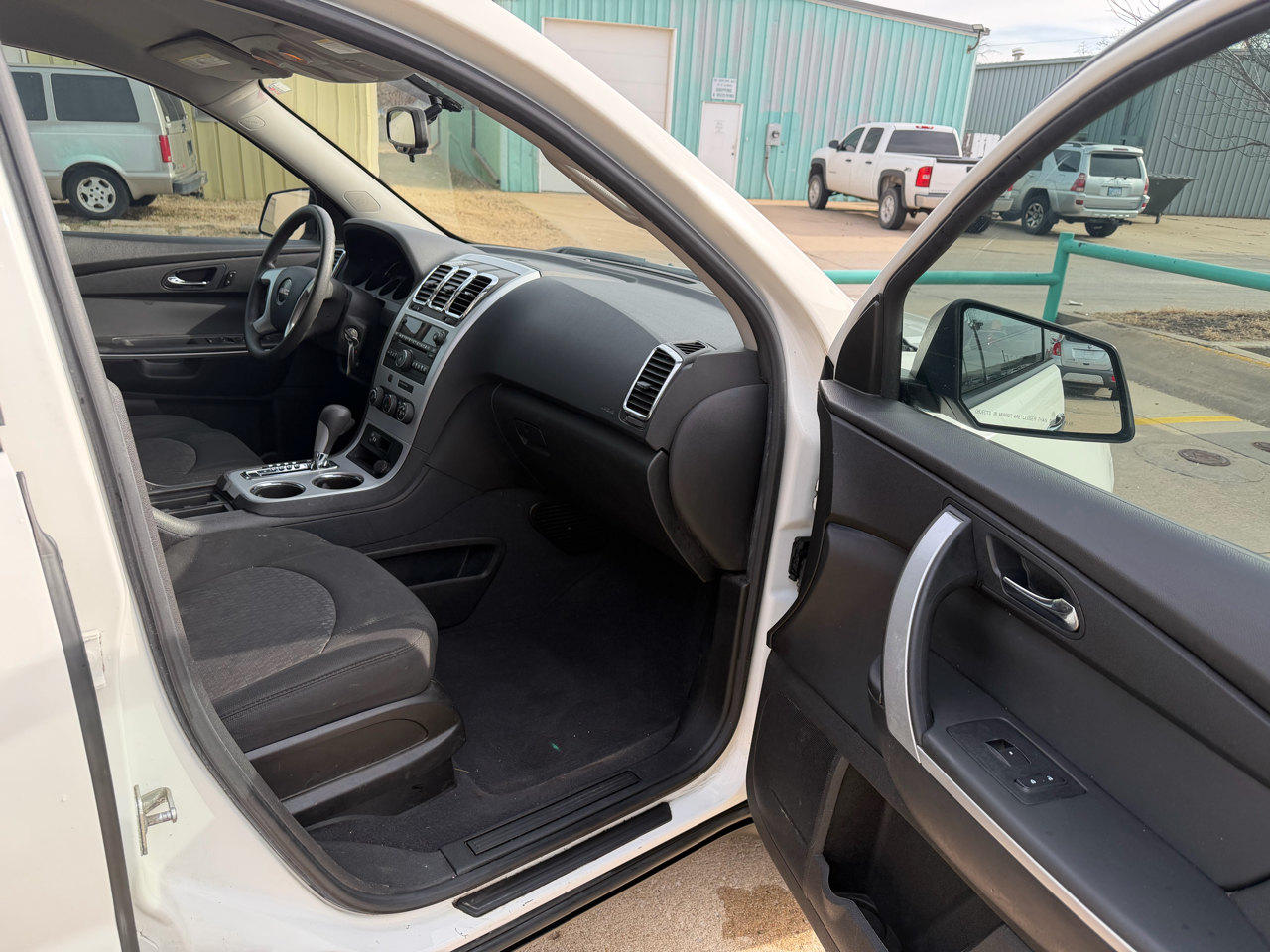 GMC Acadia SL FWD 2011