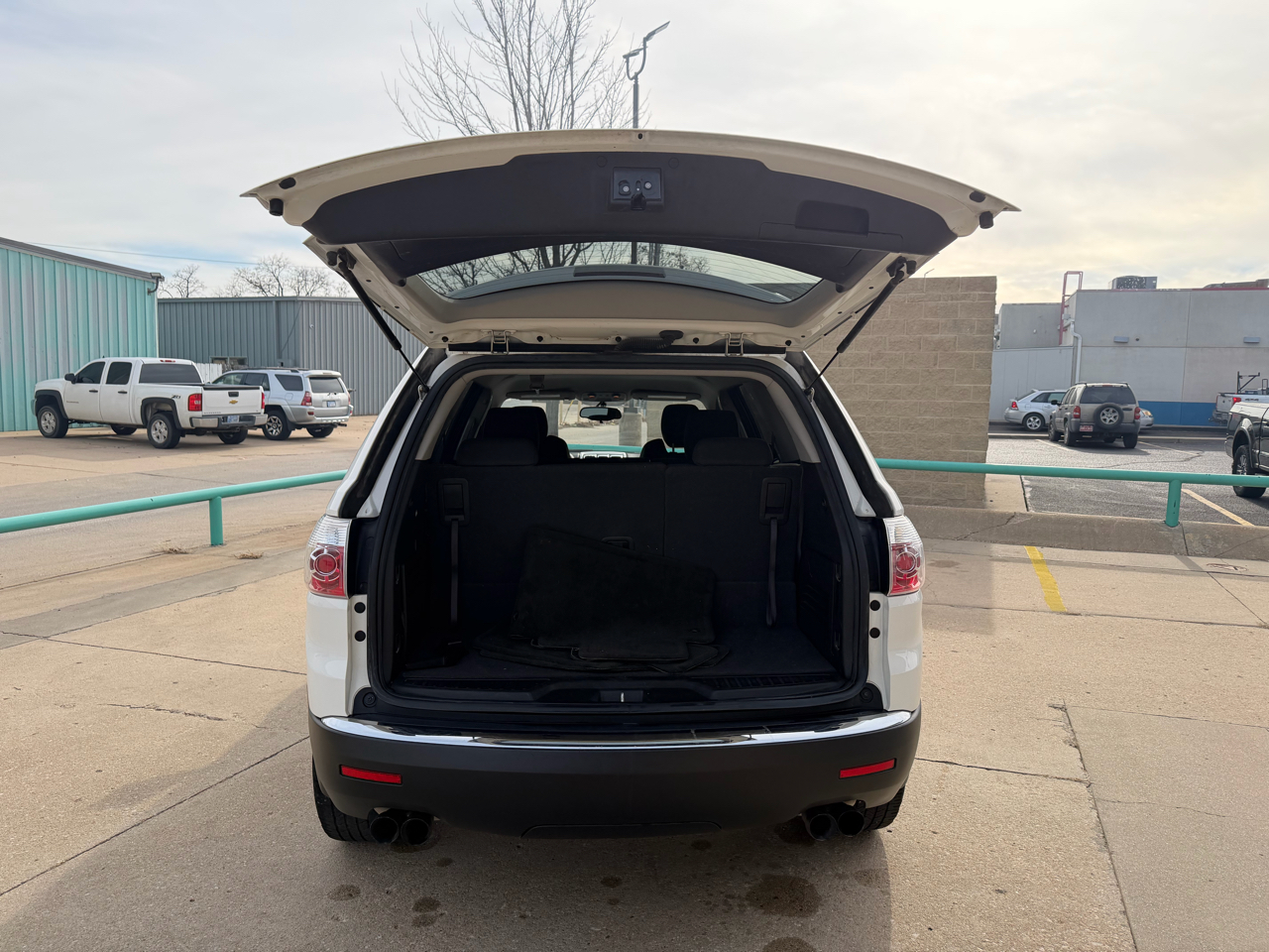 GMC Acadia SL FWD 2011