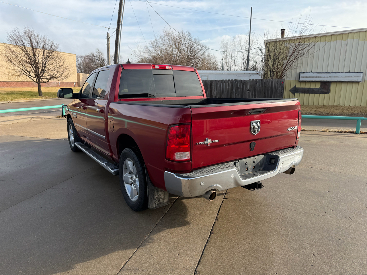RAM 1500 Lone Star Crew Cab SB 4WD 2015