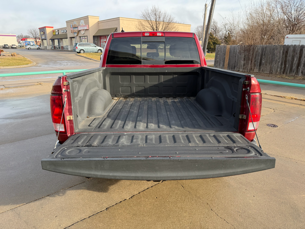 RAM 1500 Lone Star Crew Cab SB 4WD 2015