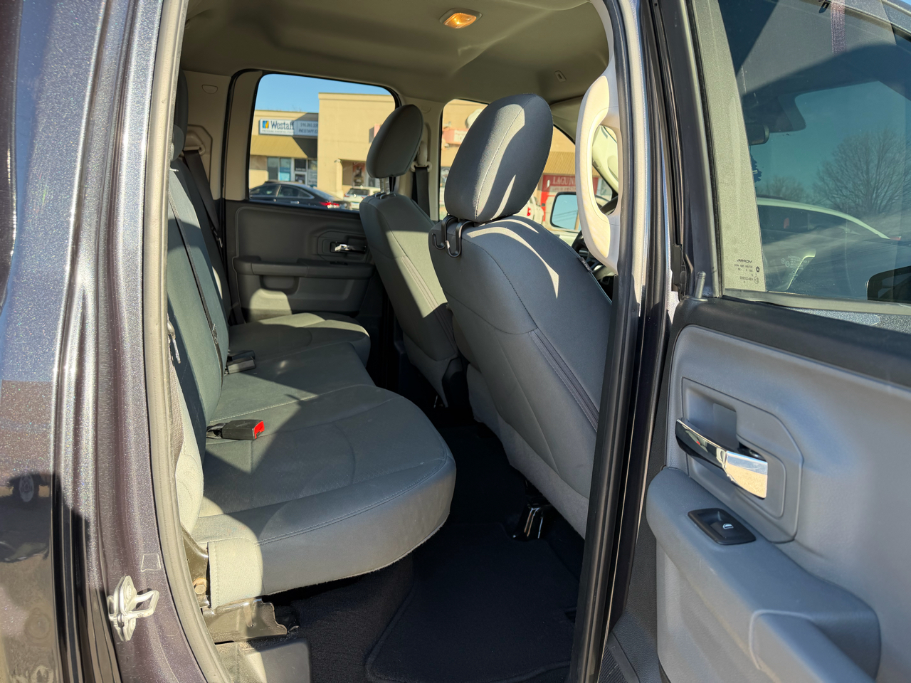 RAM 1500 SLT Quad Cab 2WD 2018