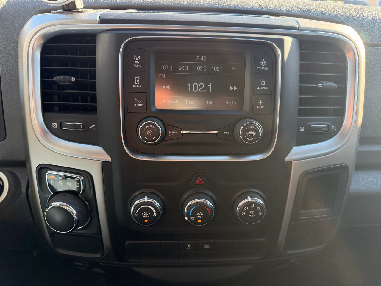 RAM 1500 SLT Quad Cab 2WD 2018