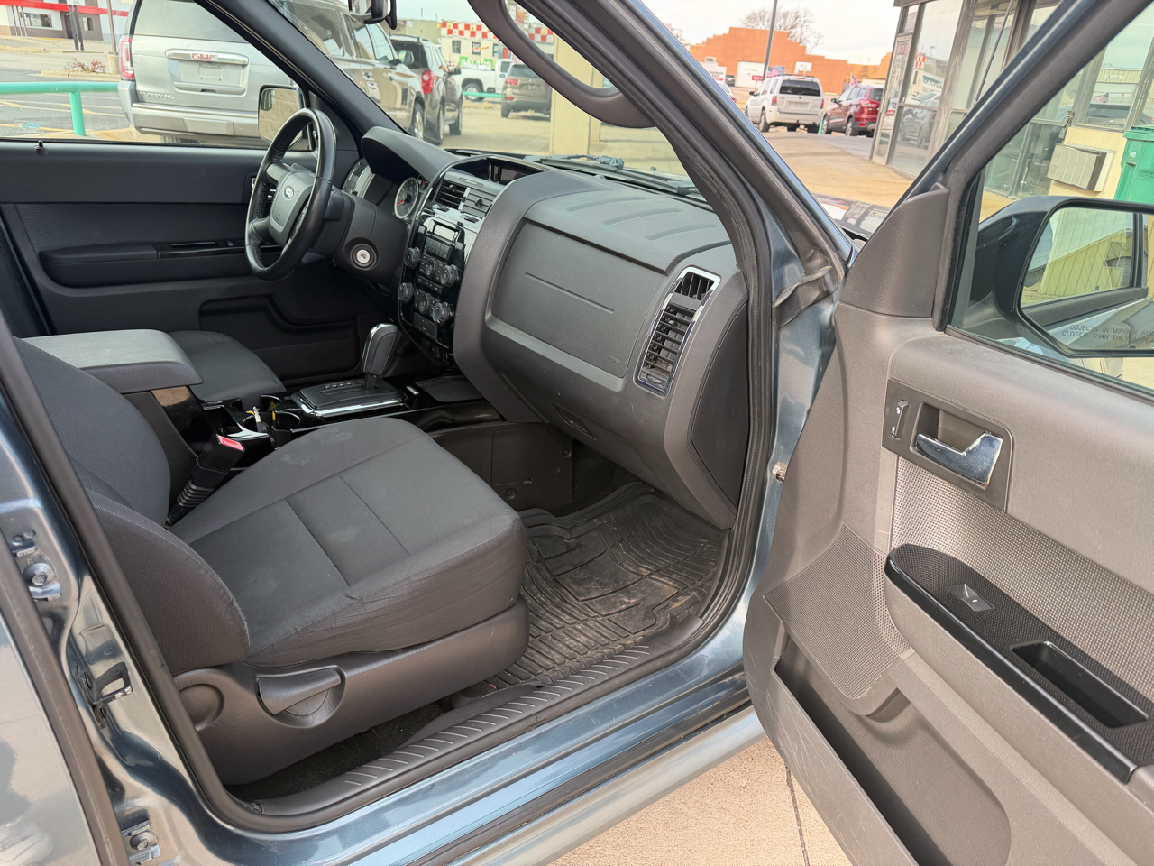 Ford Escape XLT FWD 2012