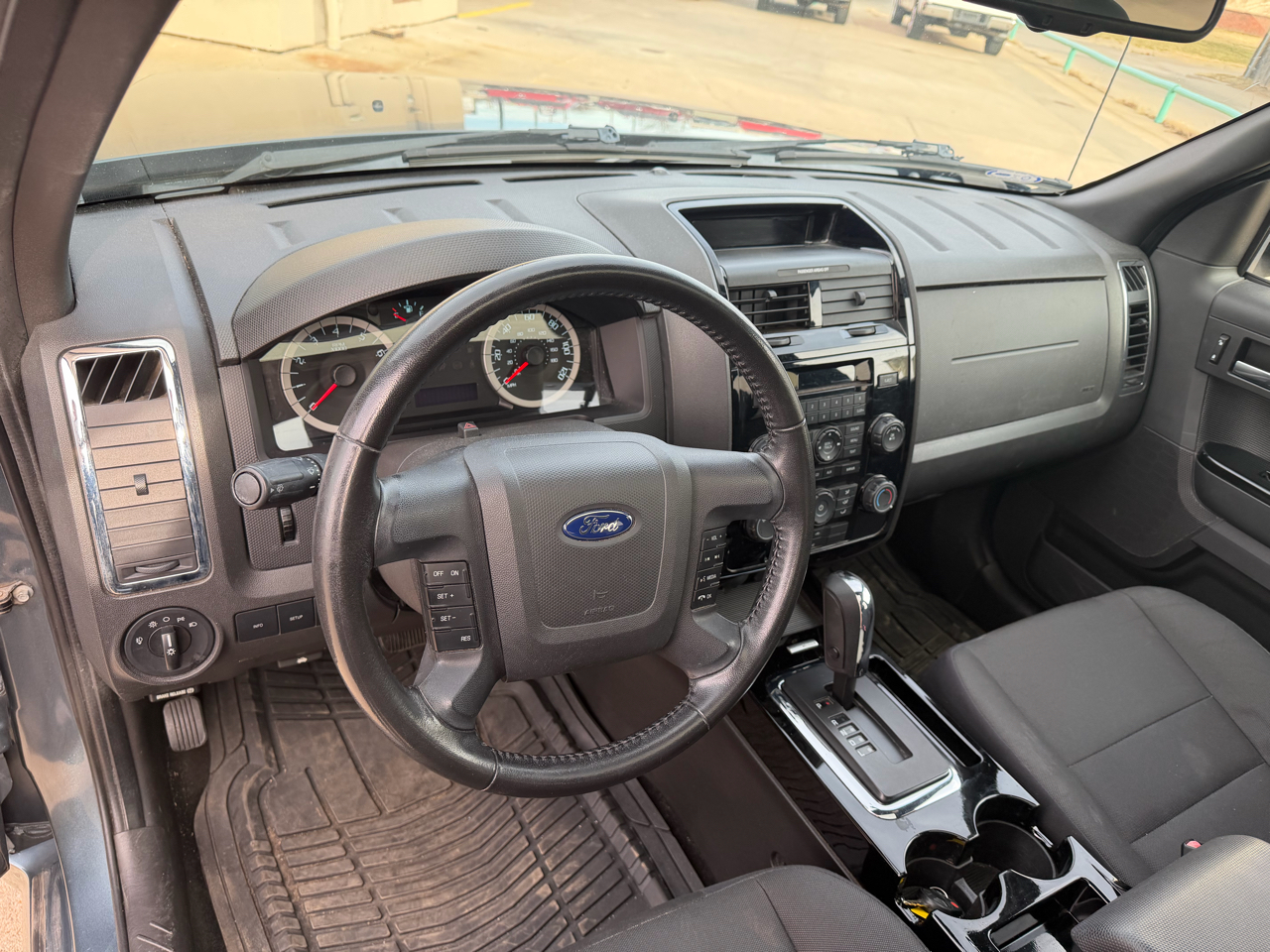 Ford Escape XLT FWD 2012