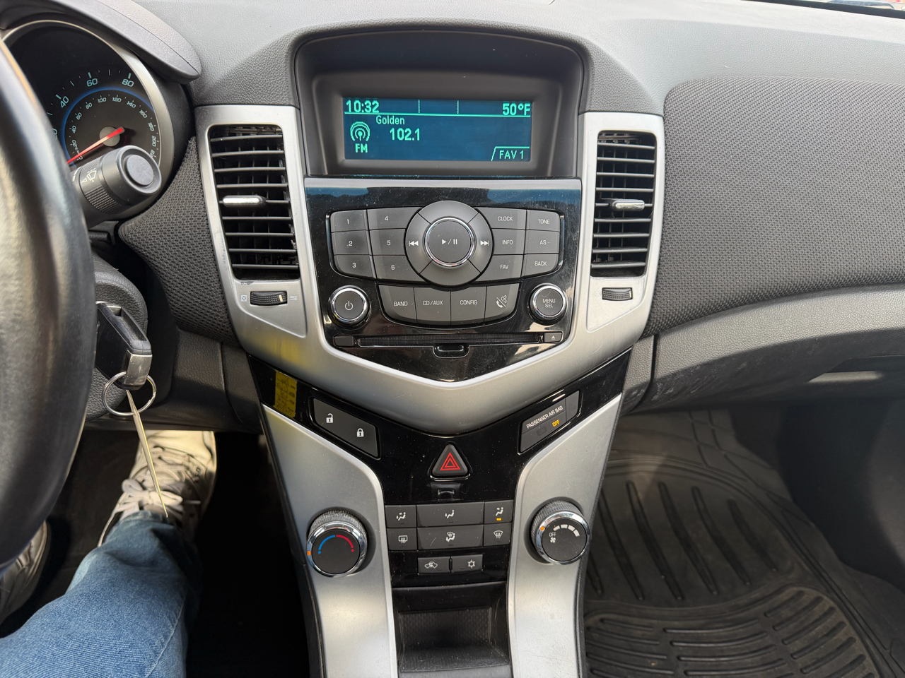 Chevrolet Cruze 1LT 2012