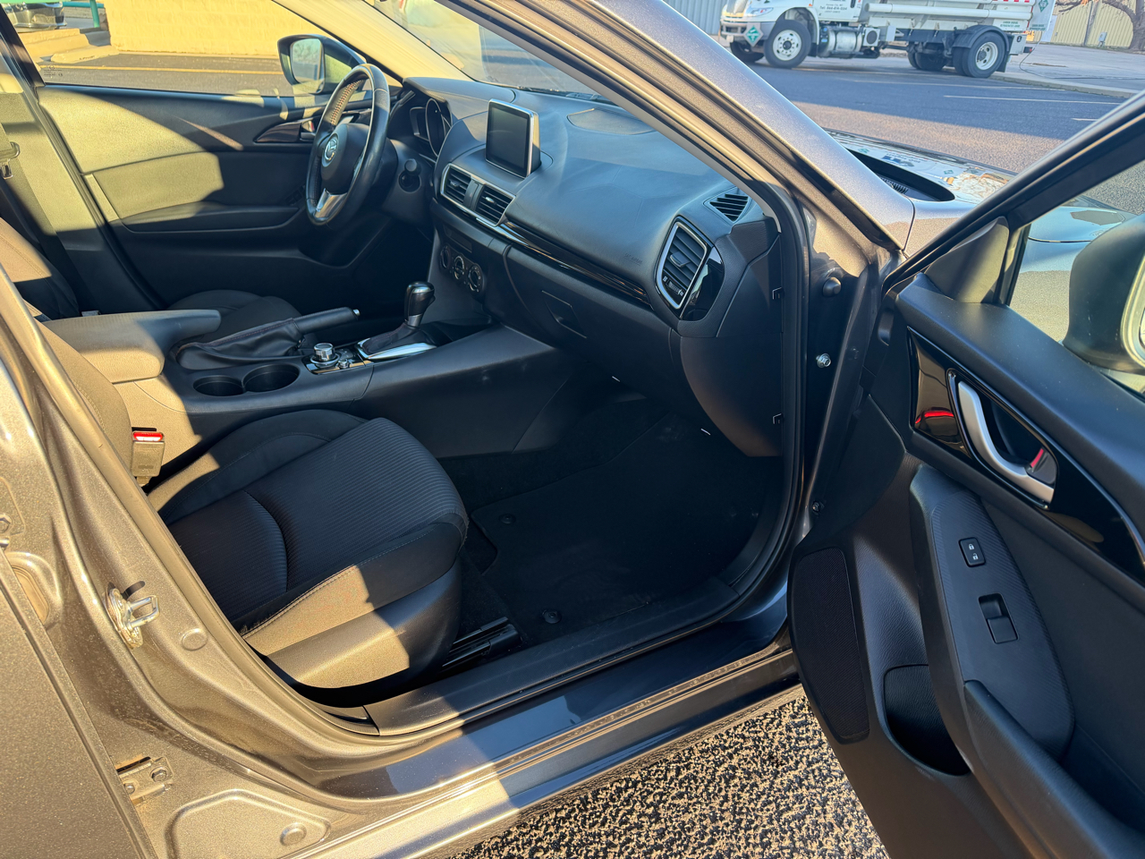 Mazda MAZDA3 i Touring 4D Hatchback 2016