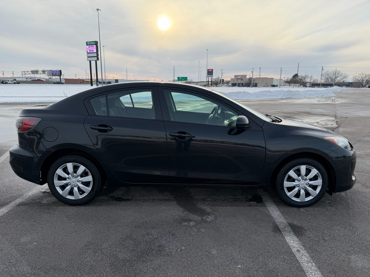 Mazda MAZDA3 i Sport 4-Door 2013