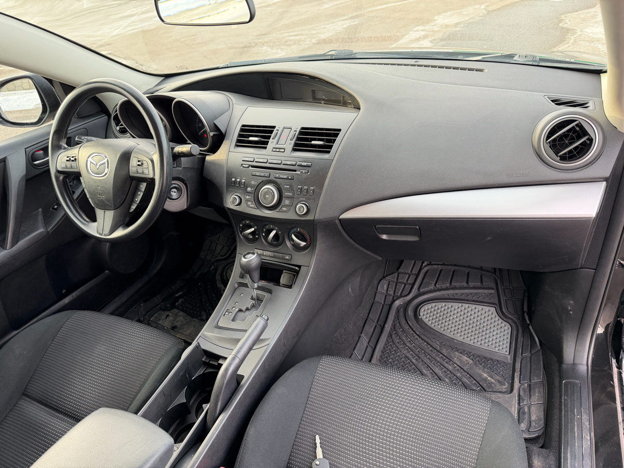 Mazda MAZDA3 i Sport 4-Door 2013