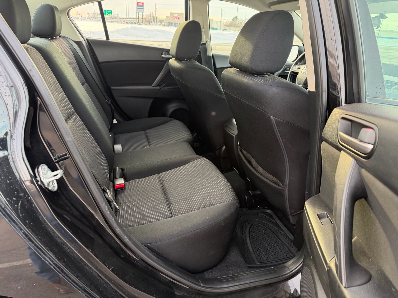 Mazda MAZDA3 i Sport 4-Door 2013