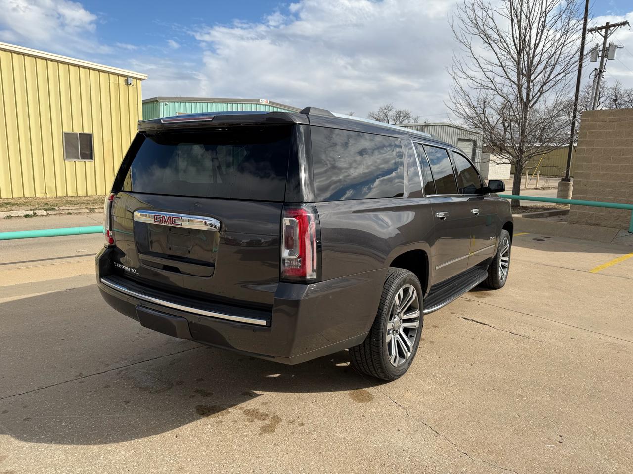 GMC Yukon XL Denali 4WD 2018