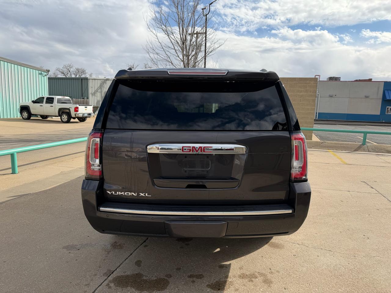 GMC Yukon XL Denali 4WD 2018