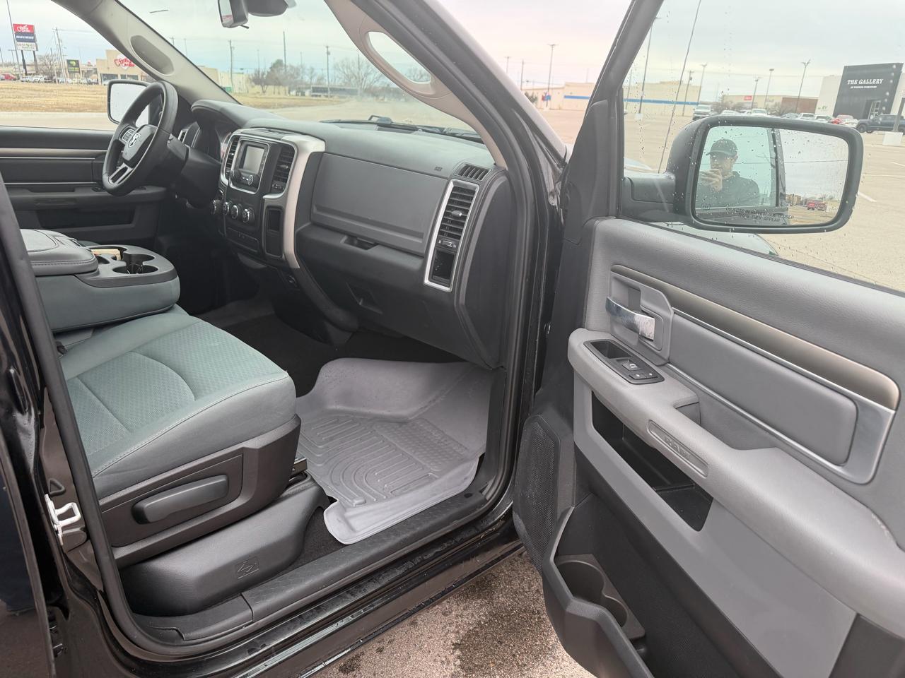 RAM 1500 SLT Quad Cab 2016