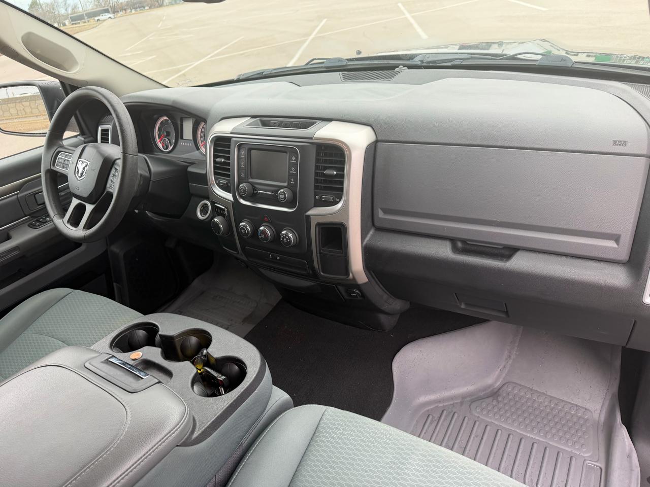 RAM 1500 SLT Quad Cab 2016