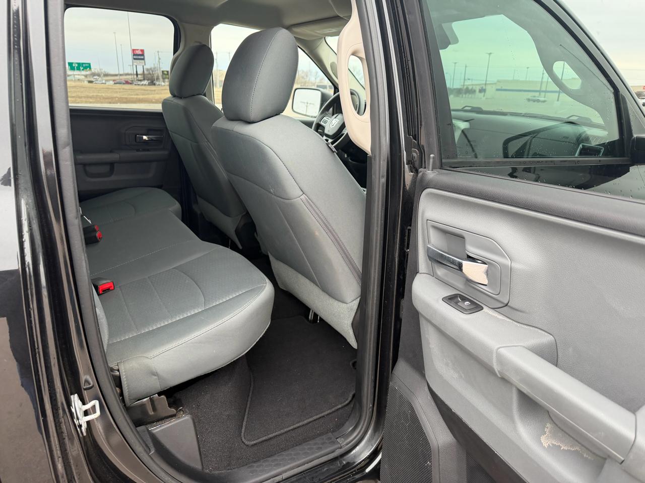 RAM 1500 SLT Quad Cab 2016