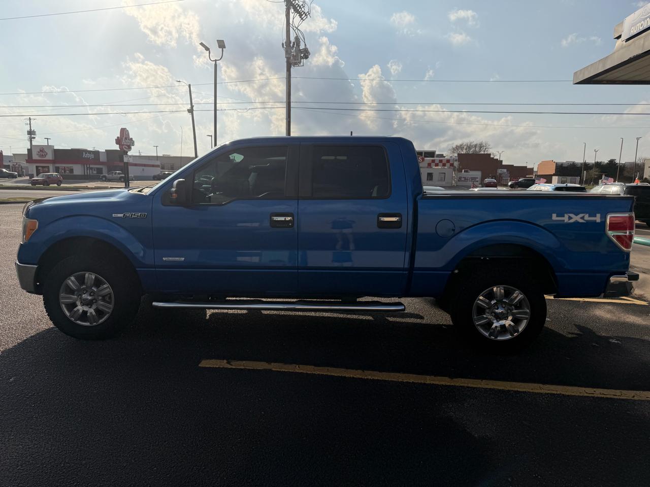 Ford F-150 XLT SuperCrew 4WD 2011