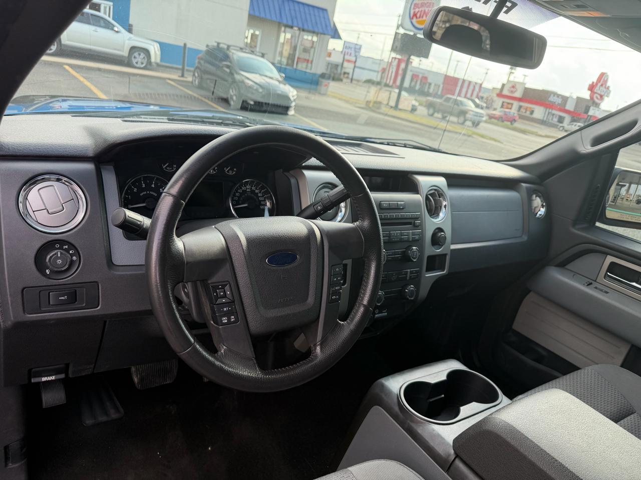 Ford F-150 XLT SuperCrew 4WD 2011