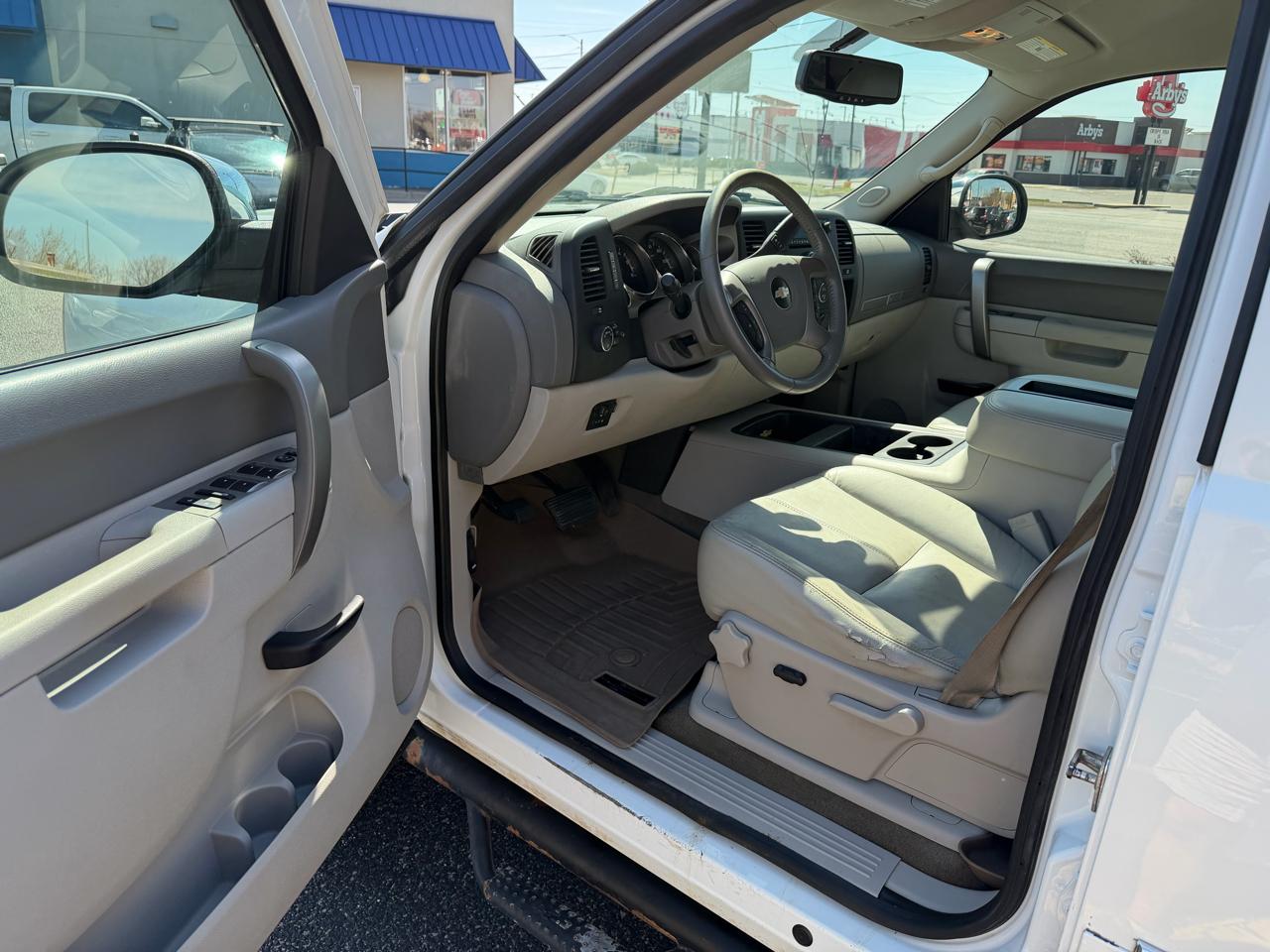 Chevrolet Silverado 1500 LT Crew Cab 4WD 2012