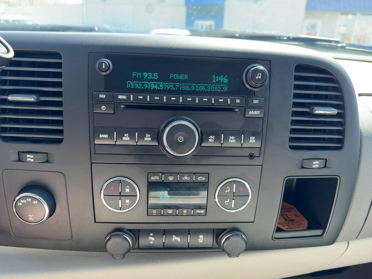 Chevrolet Silverado 1500 LT Crew Cab 4WD 2012