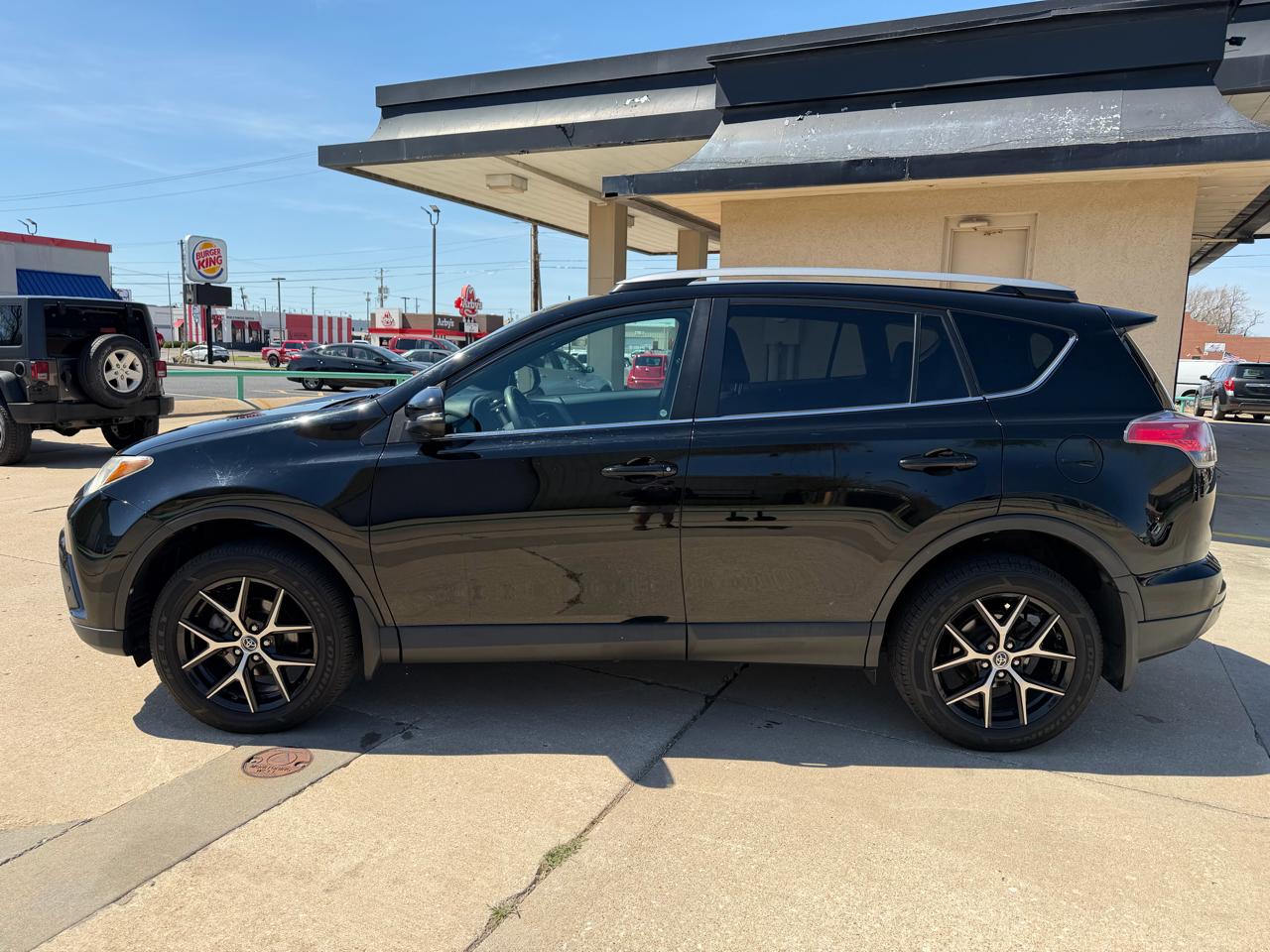 Toyota RAV4 SE 4D SUV AWD 2017