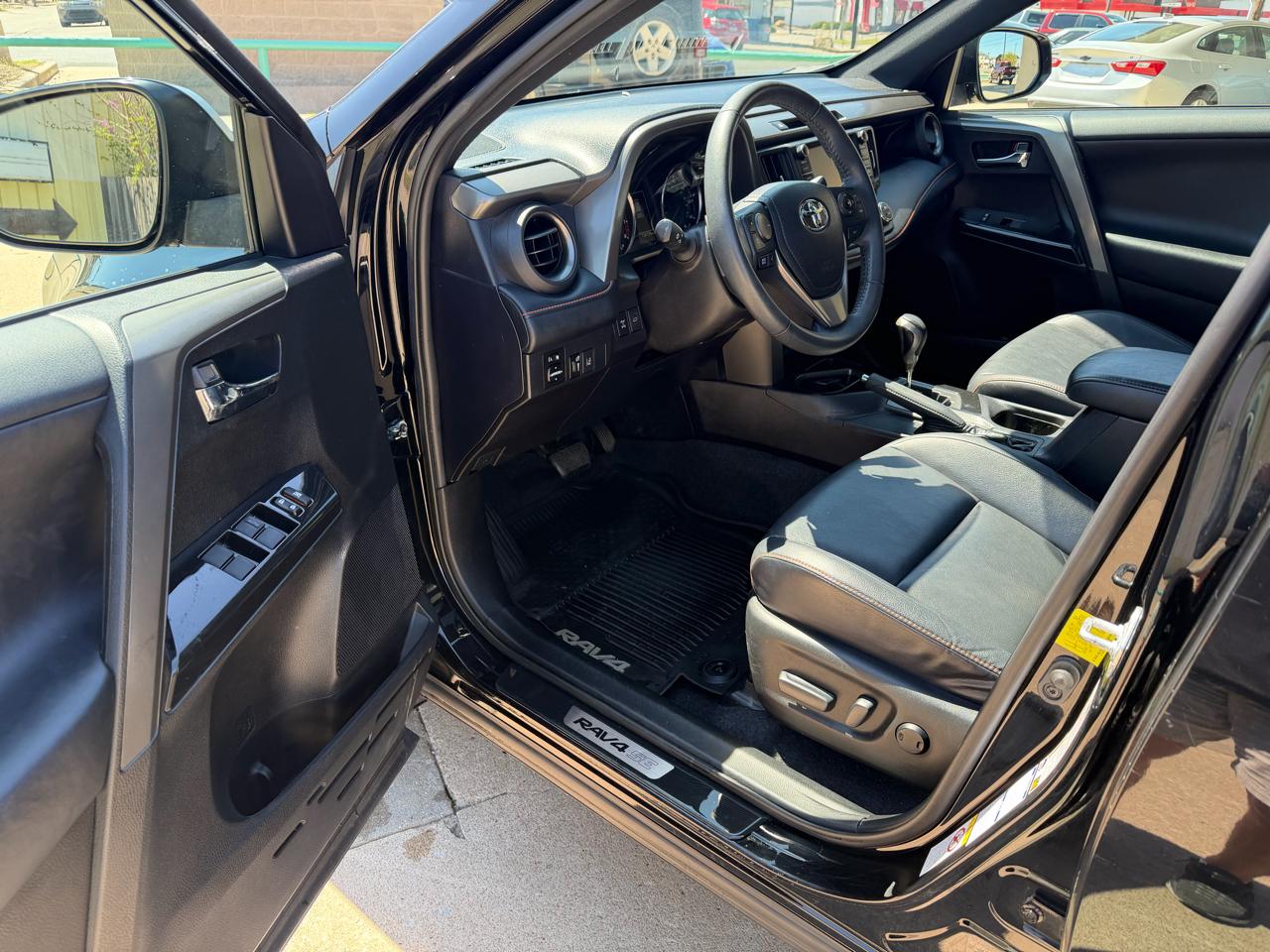 Toyota RAV4 SE 4D SUV AWD 2017