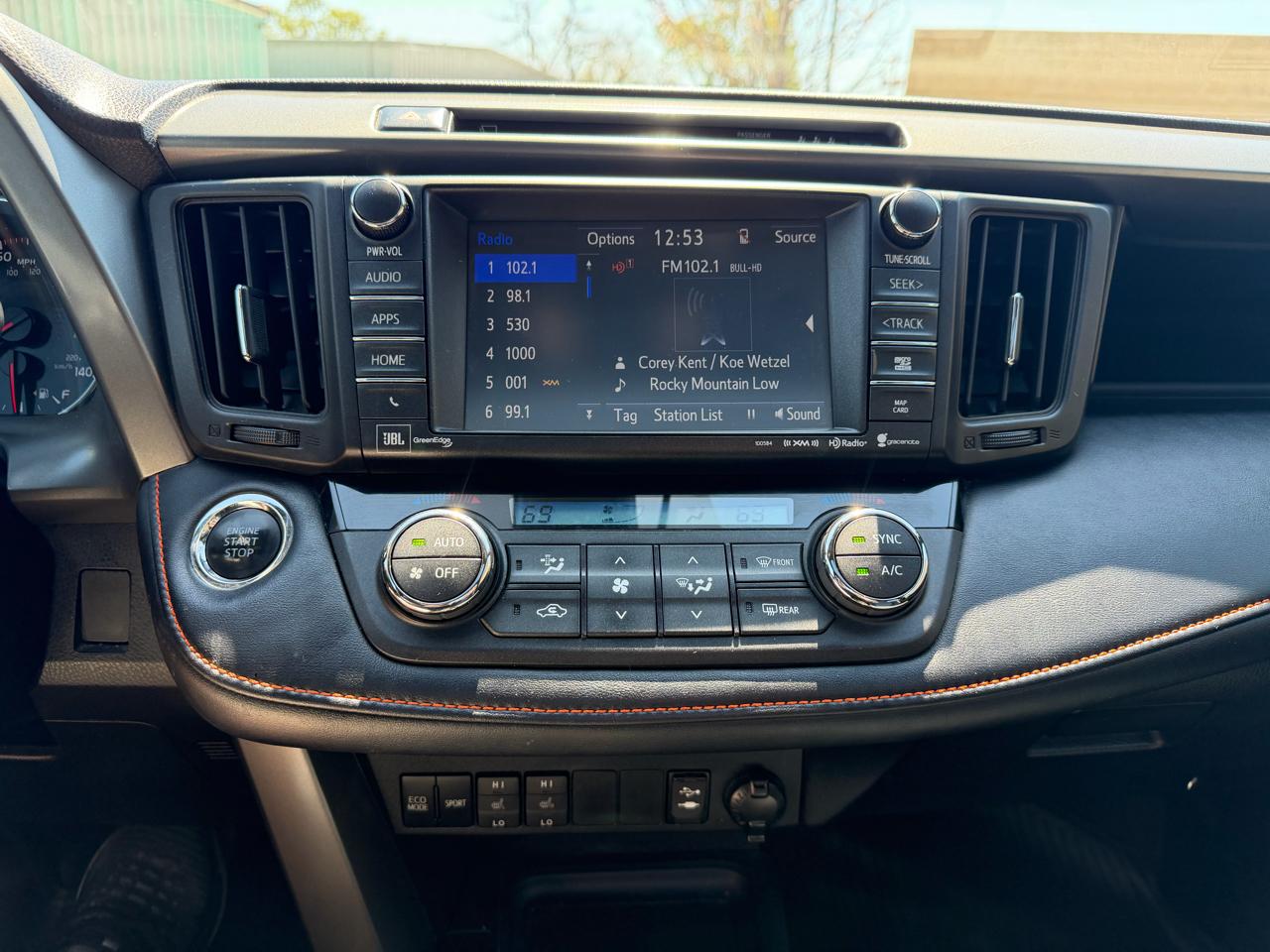 Toyota RAV4 SE 4D SUV AWD 2017