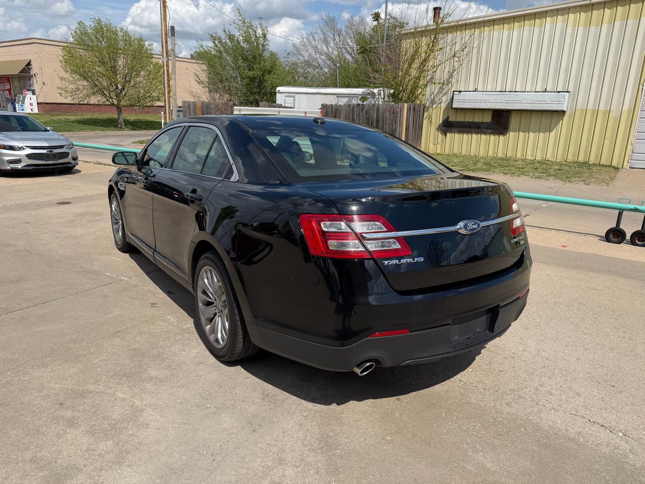 Ford Taurus Limited AWD 2018