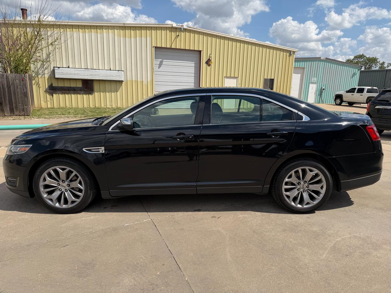 Ford Taurus Limited AWD 2018