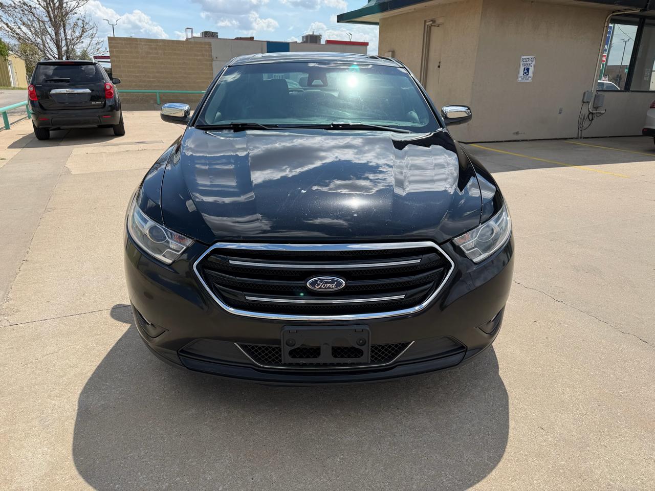 Ford Taurus Limited AWD 2018