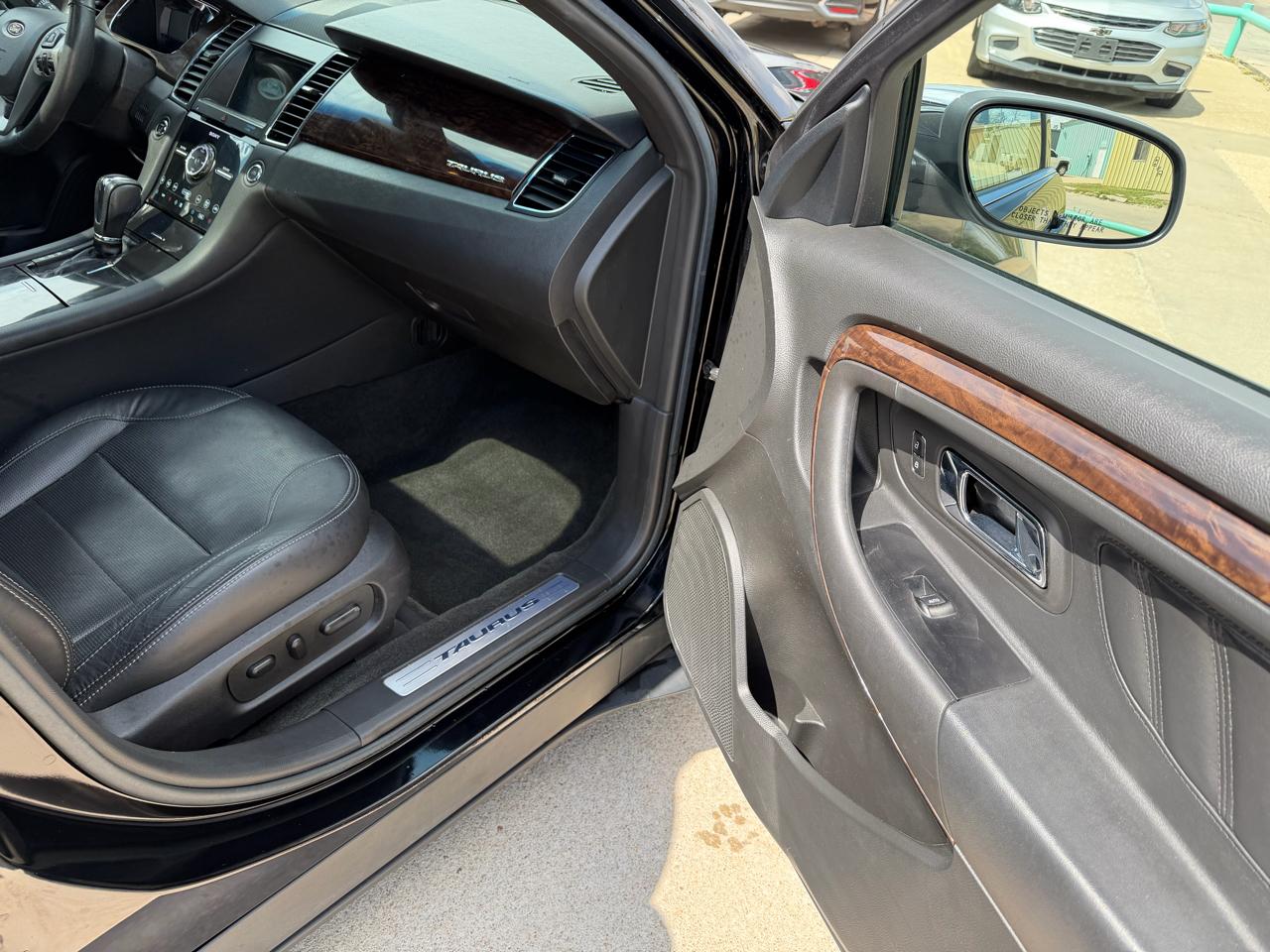 Ford Taurus Limited AWD 2018