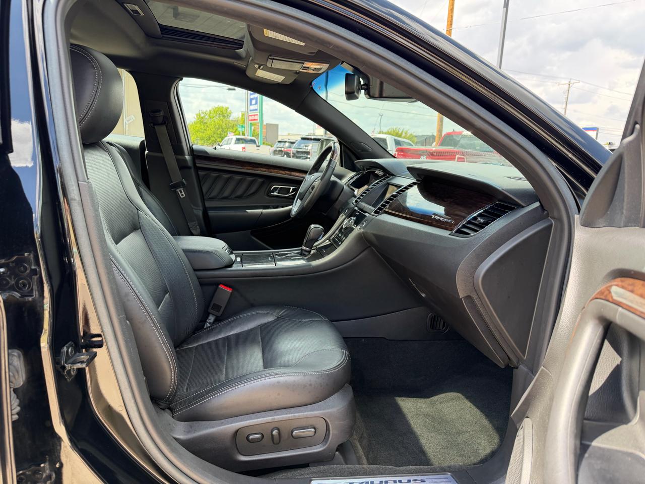 Ford Taurus Limited AWD 2018