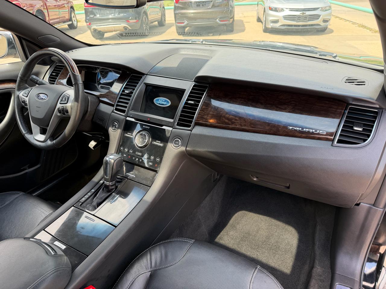 Ford Taurus Limited AWD 2018