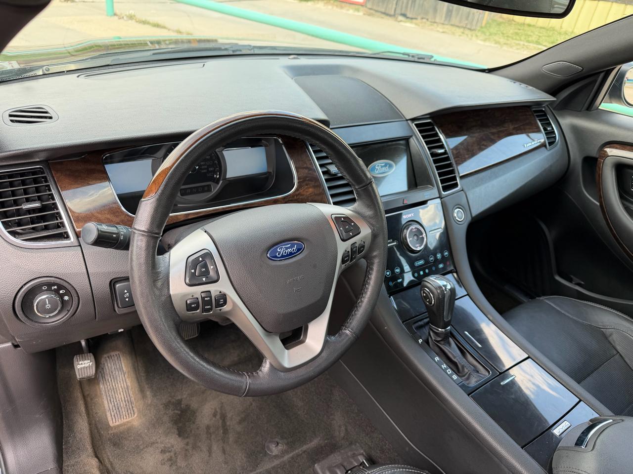 Ford Taurus Limited AWD 2018