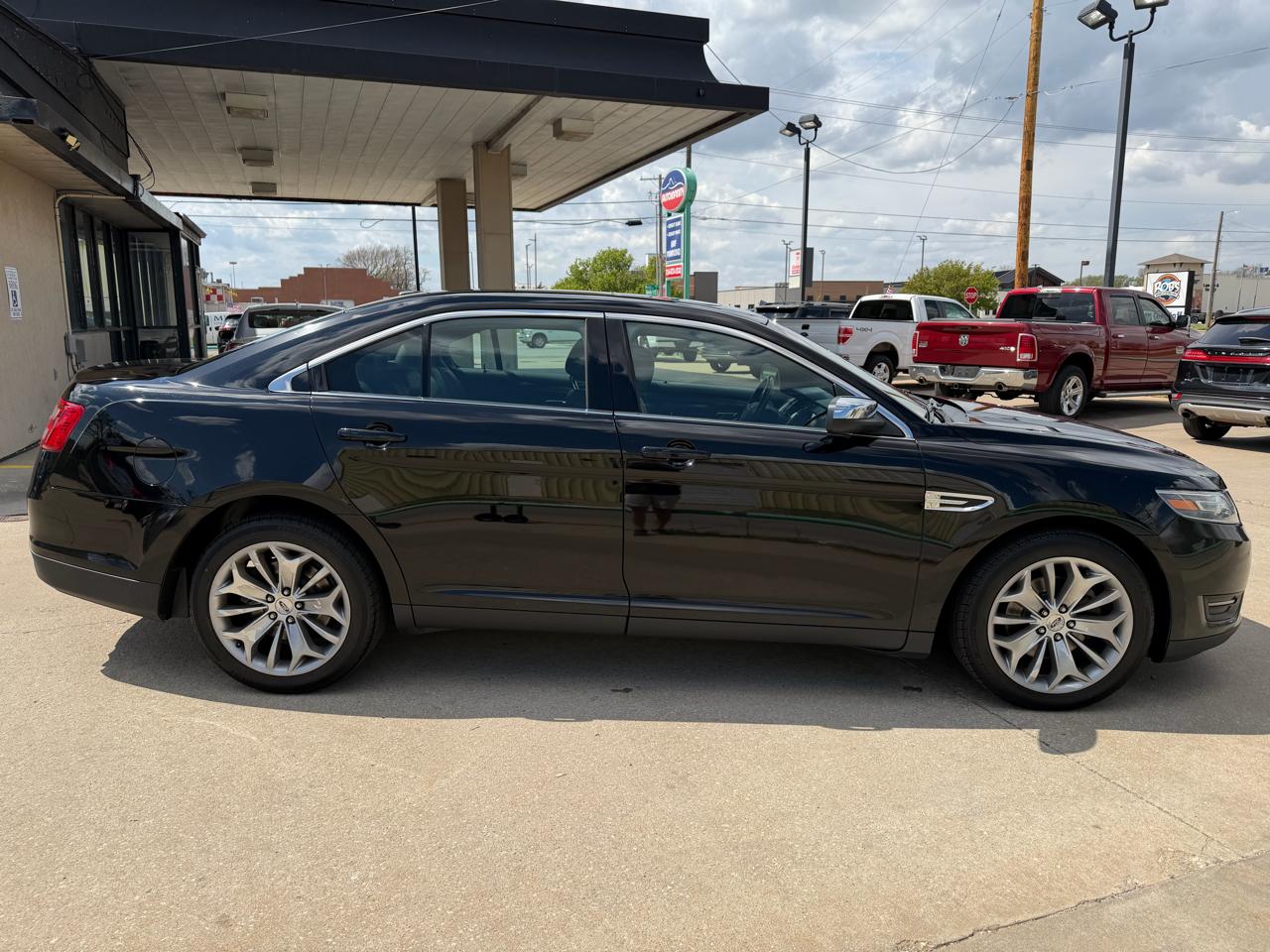 Ford Taurus Limited AWD 2018