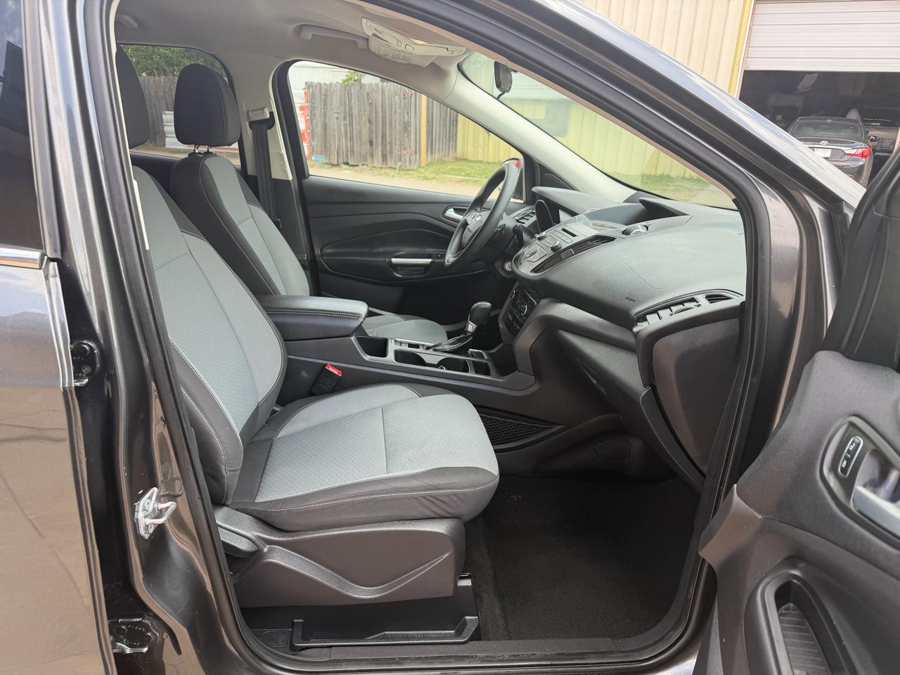 Ford Escape SE FWD 2017