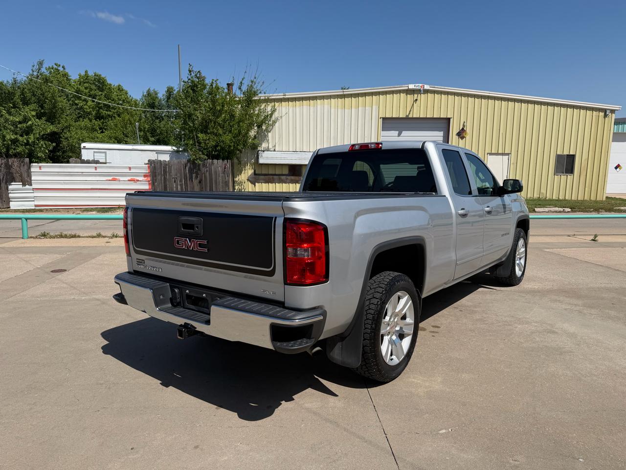 GMC Sierra 1500 SLE Double Cab 4WD 2015