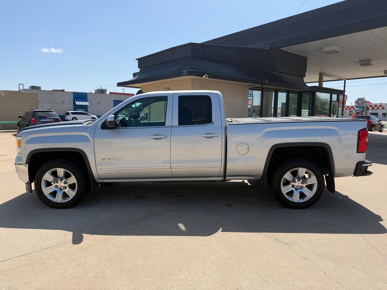 GMC Sierra 1500 SLE Double Cab 4WD 2015