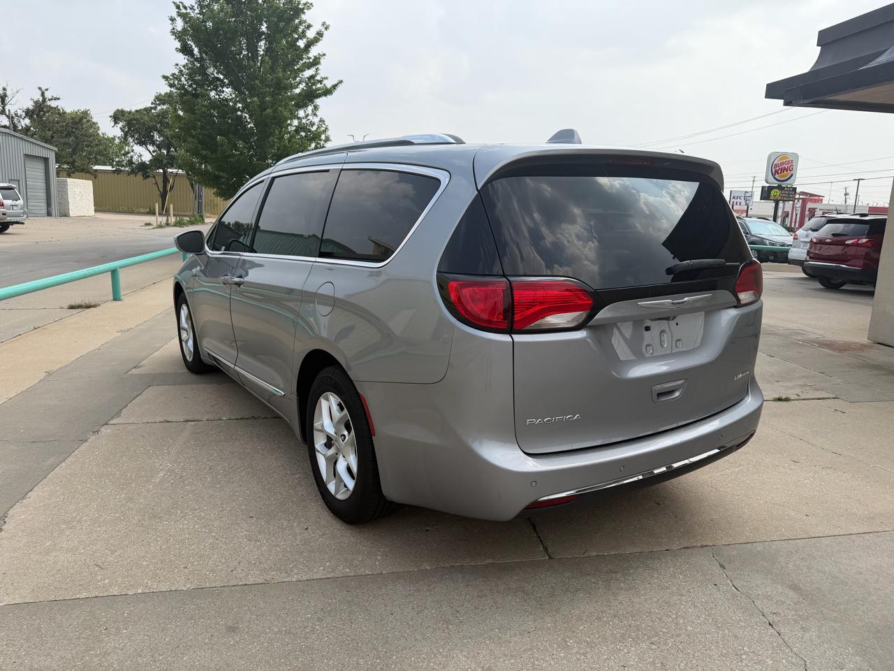 Chrysler Pacifica Limited 2020