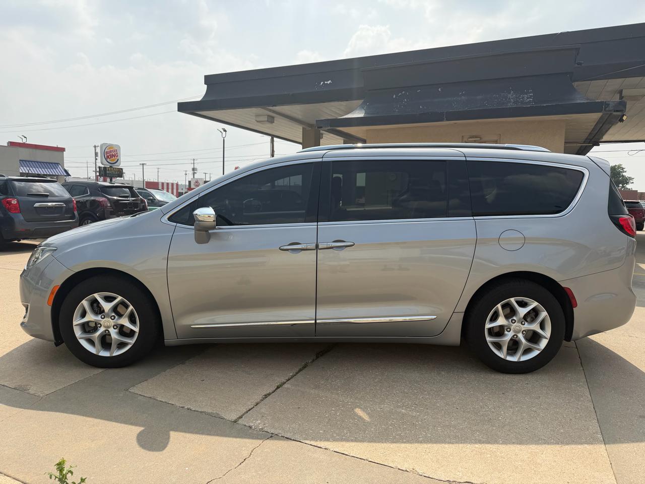 Chrysler Pacifica Limited 2020