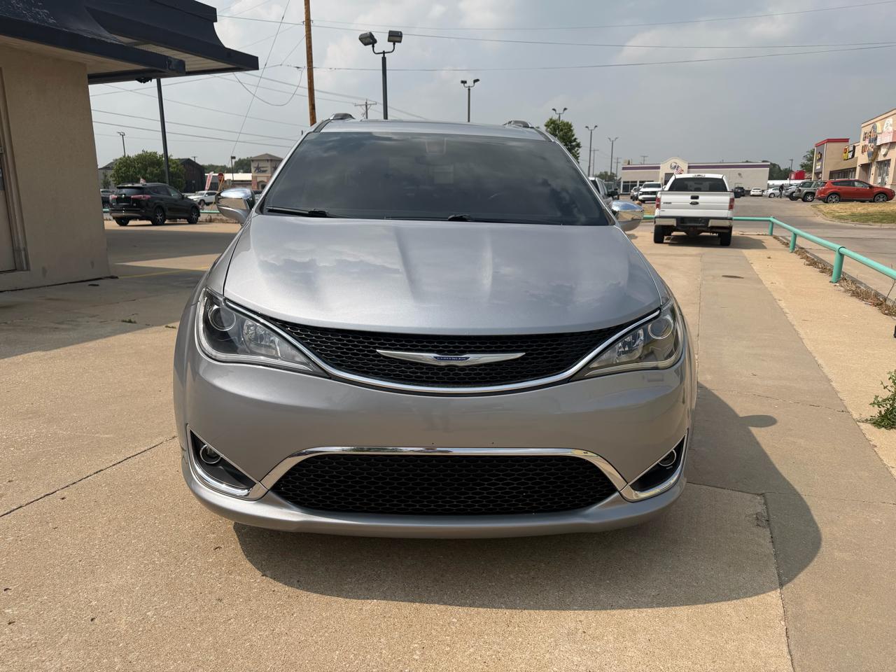 Chrysler Pacifica Limited 2020