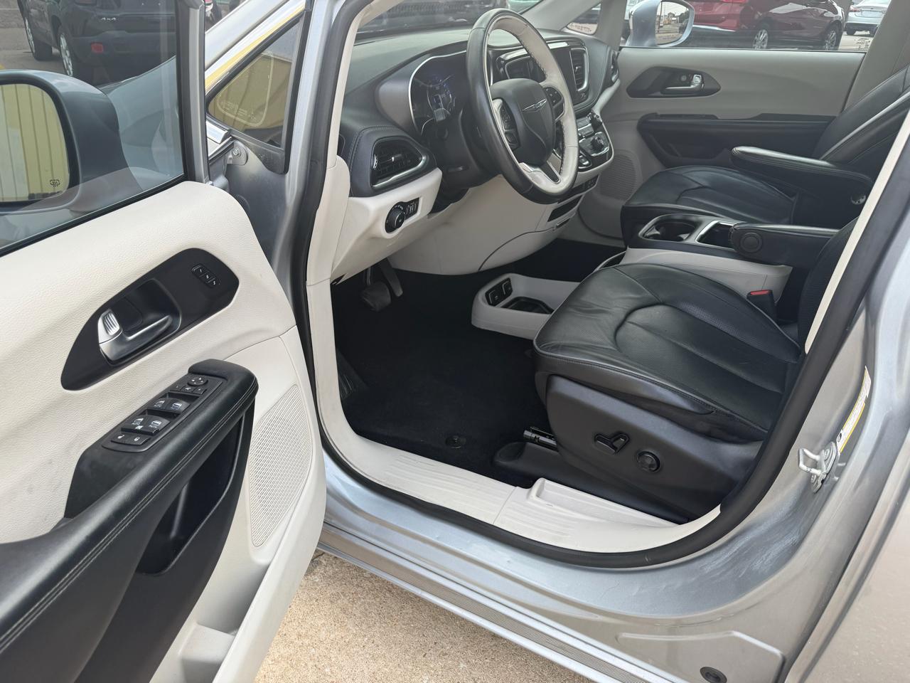 Chrysler Pacifica Limited 2020