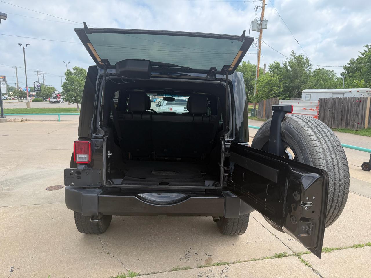 Jeep Wrangler JK Unlimited Sahara 4WD 2018