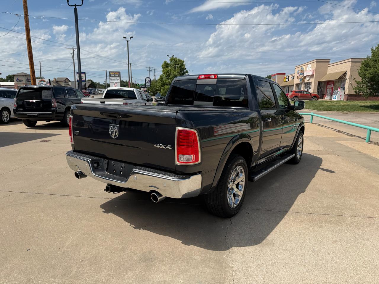 RAM 1500 Laramie Crew Cab 4WD 2017