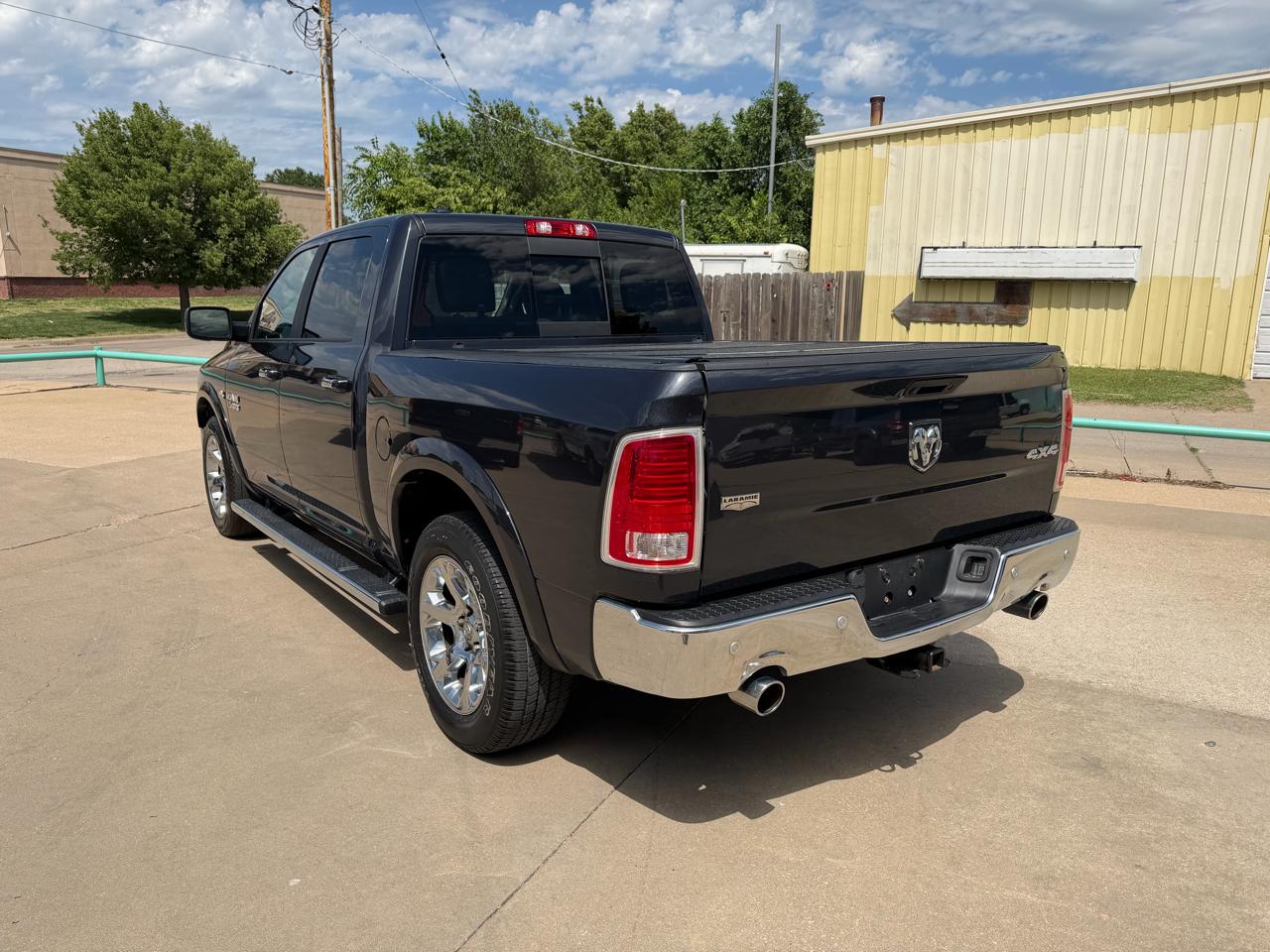 RAM 1500 Laramie Crew Cab 4WD 2017